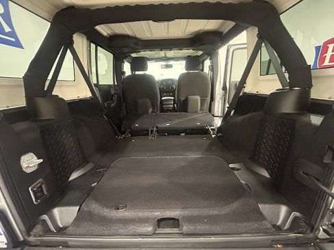 Used 2015 Jeep Wrangler Unlimited Sport w/ Quick Order Package 24S AWD/4WD image 28