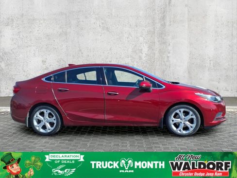 Used 2018 Chevrolet Cruze Premier image 2
