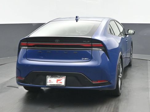 Used 2023 Toyota Prius XLE AWD/4WD image 4