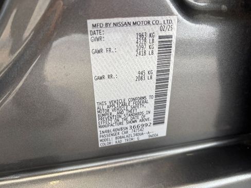 Used 2025 Nissan Altima 2.5 SV FWD image 29