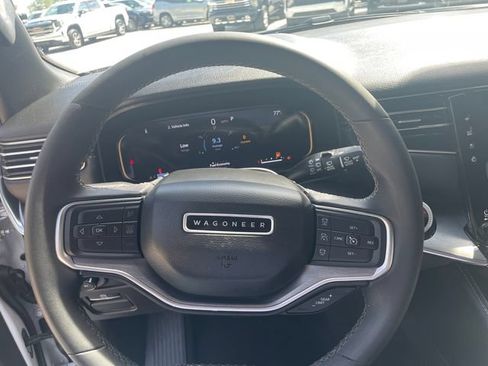 Used 2023 Jeep Wagoneer Series II AWD/4WD image 32