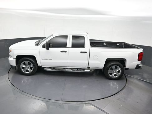 Used 2016 Chevrolet Silverado 1500 Custom w/ Custom Convenience Package RWD image 21