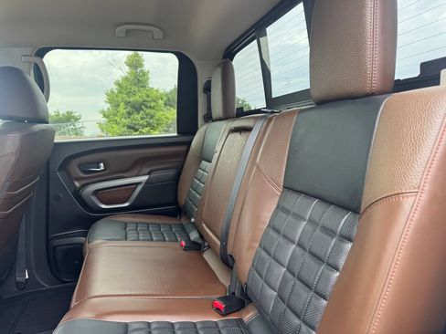 Used 2019 Nissan Titan Platinum Reserve w/ Platinum Utility Package AWD/4WD image 8