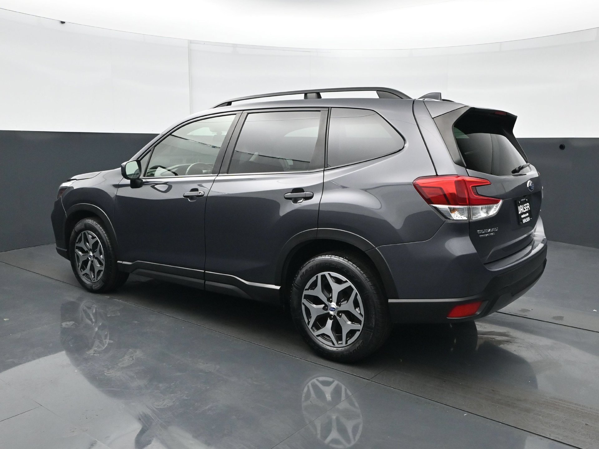 Used 2021 Subaru Forester Premium AWD/4WD image 4