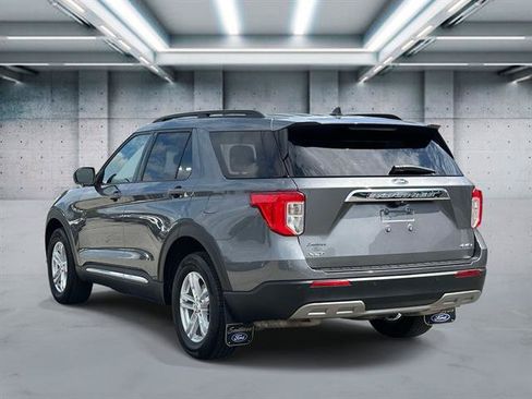 Used 2022 Ford Explorer XLT w/ Equipment Group 202A AWD/4WD image 5