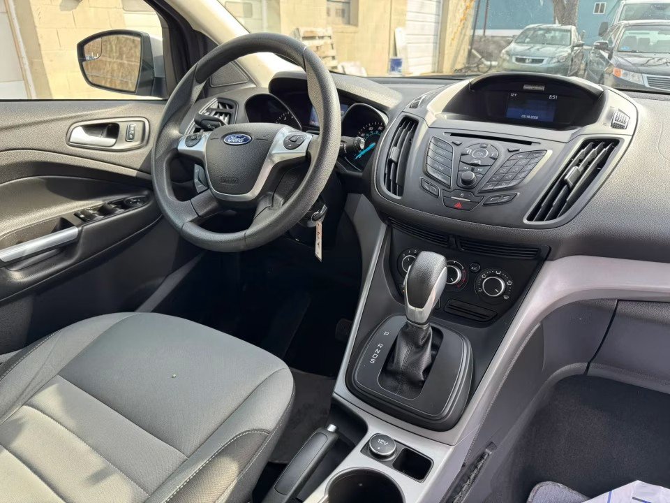 Used 2015 Ford Escape SE AWD/4WD image 21