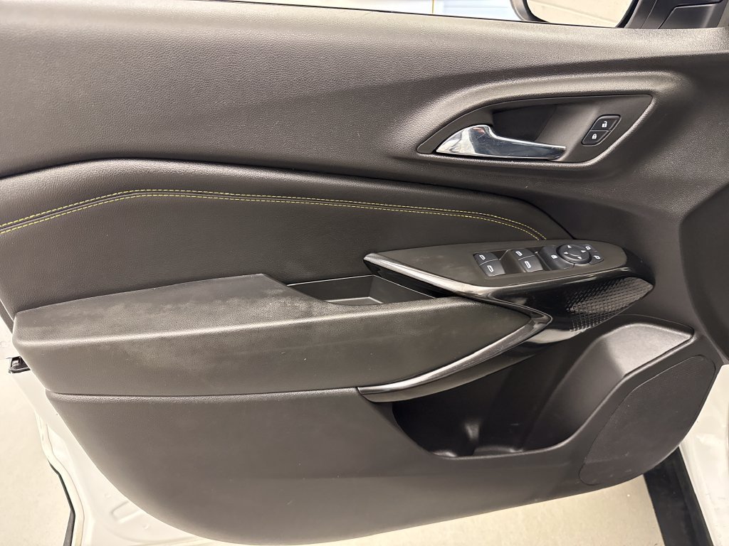 Used 2024 Chevrolet Trax ACTIV w/ Sunroof Package FWD image 12