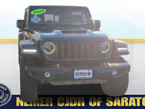 Used 2025 Jeep Gladiator Mojave w/ Convenience Group image 13