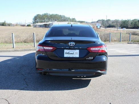 Used 2019 Toyota Camry XLE image 21