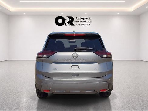 Used 2024 Nissan Rogue SL w/ SL Premium Package FWD image 8
