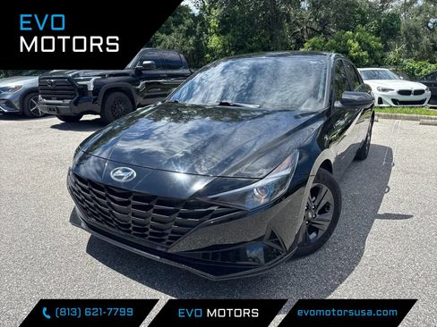 Used 2023 Hyundai Elantra SEL FWD image 1