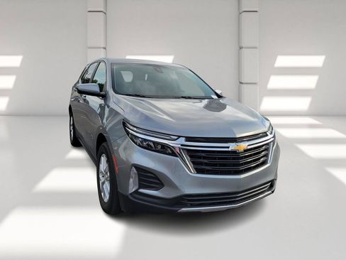 Used 2023 Chevrolet Equinox LT image 3