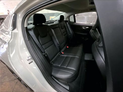 Used 2021 Volvo S60 T8 Inscription image 28
