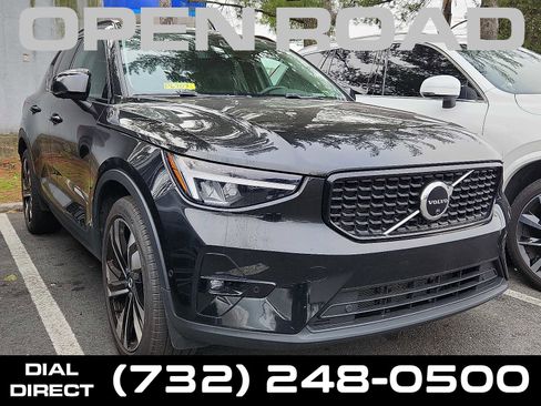Used 2023 Volvo XC40 B5 Plus w/ Protection Package Premier image 1