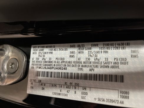 Used 2023 Ford Escape Platinum w/ Premium Technology Package image 29