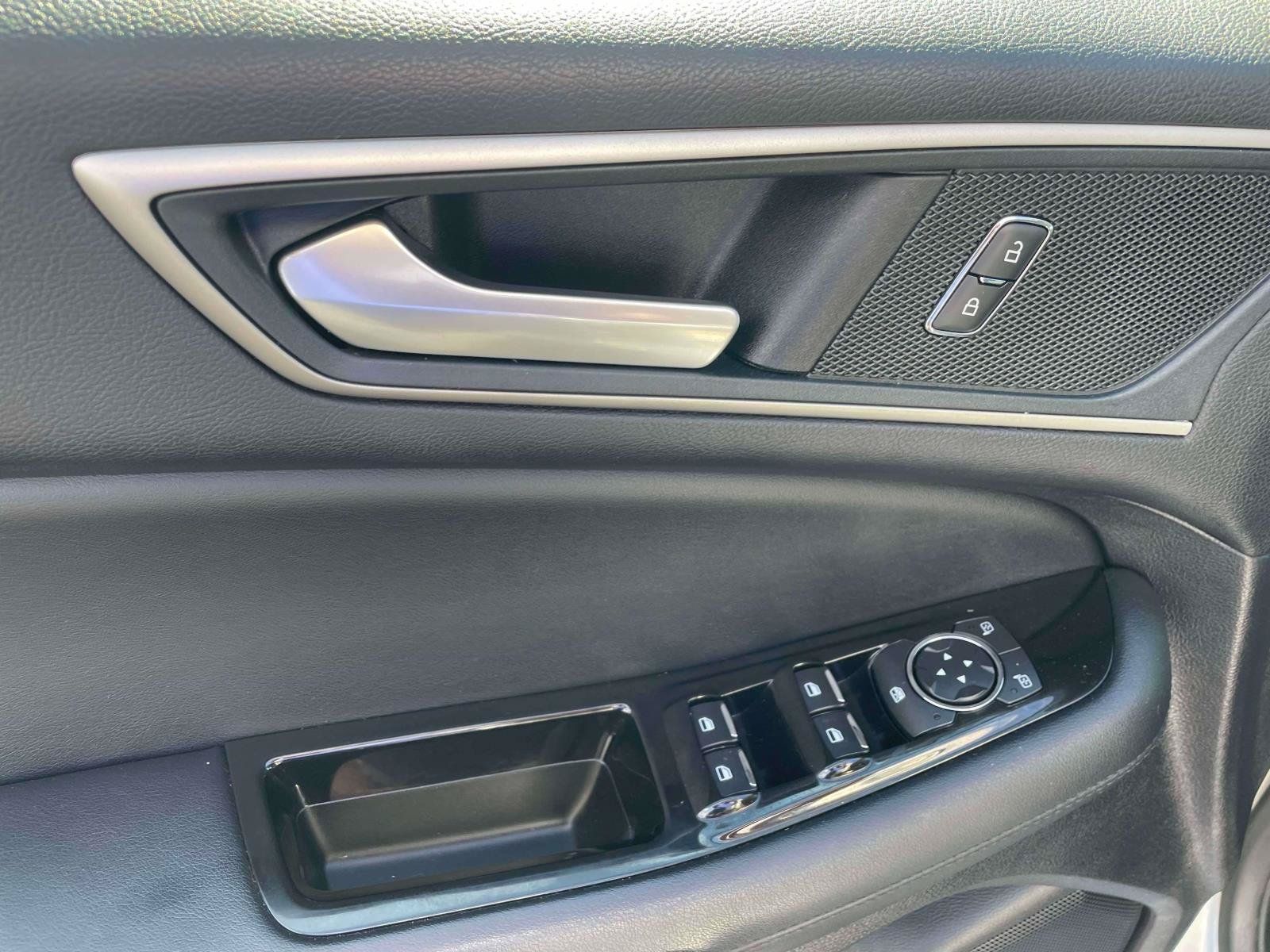 Used 2020 Ford Edge SEL AWD/4WD image 13