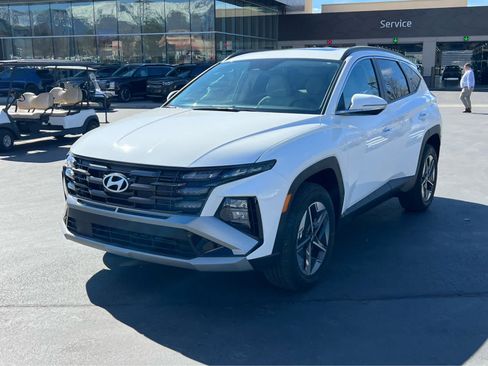 Certified 2025 Hyundai Tucson SEL image 2