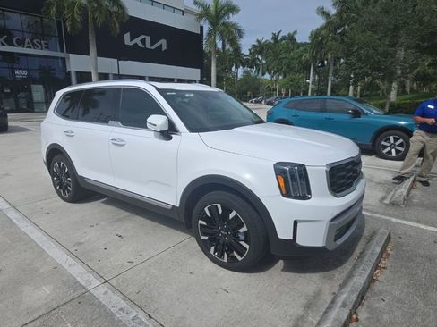 Used 2024 Kia Telluride SX FWD image 2