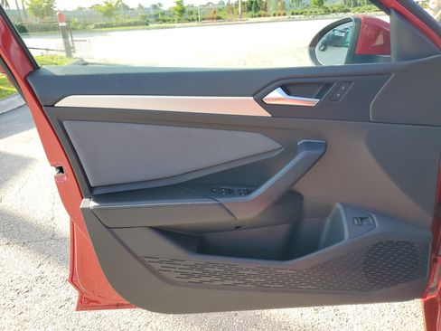 Used 2025 Volkswagen Jetta SE image 22