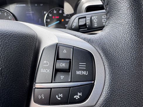 Used 2024 Ford Explorer XLT AWD/4WD image 17
