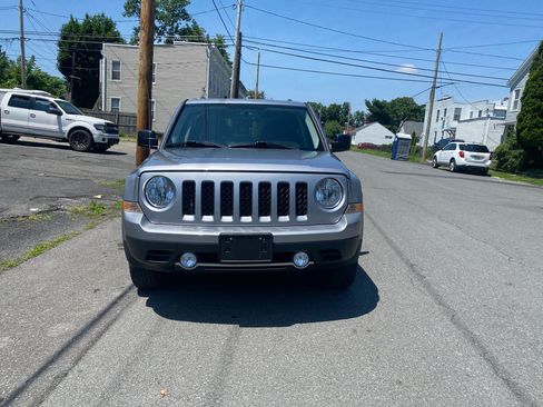 Used 2017 Jeep Patriot High Altitude AWD/4WD image 2