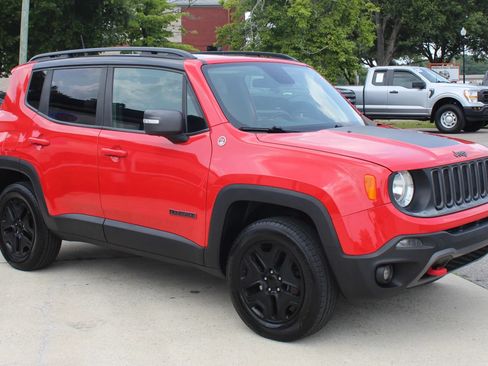 Used 2018 Jeep Renegade Trailhawk AWD/4WD image 7