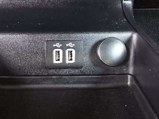 Used 2020 Ford Fusion SEL FWD image 15