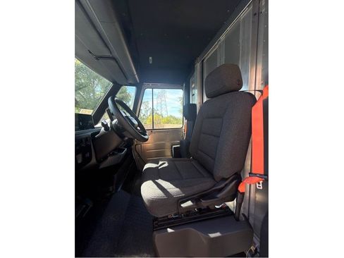 Used 2025 Chevrolet Brightdrop 600 w/ Power Door Package FWD image 11
