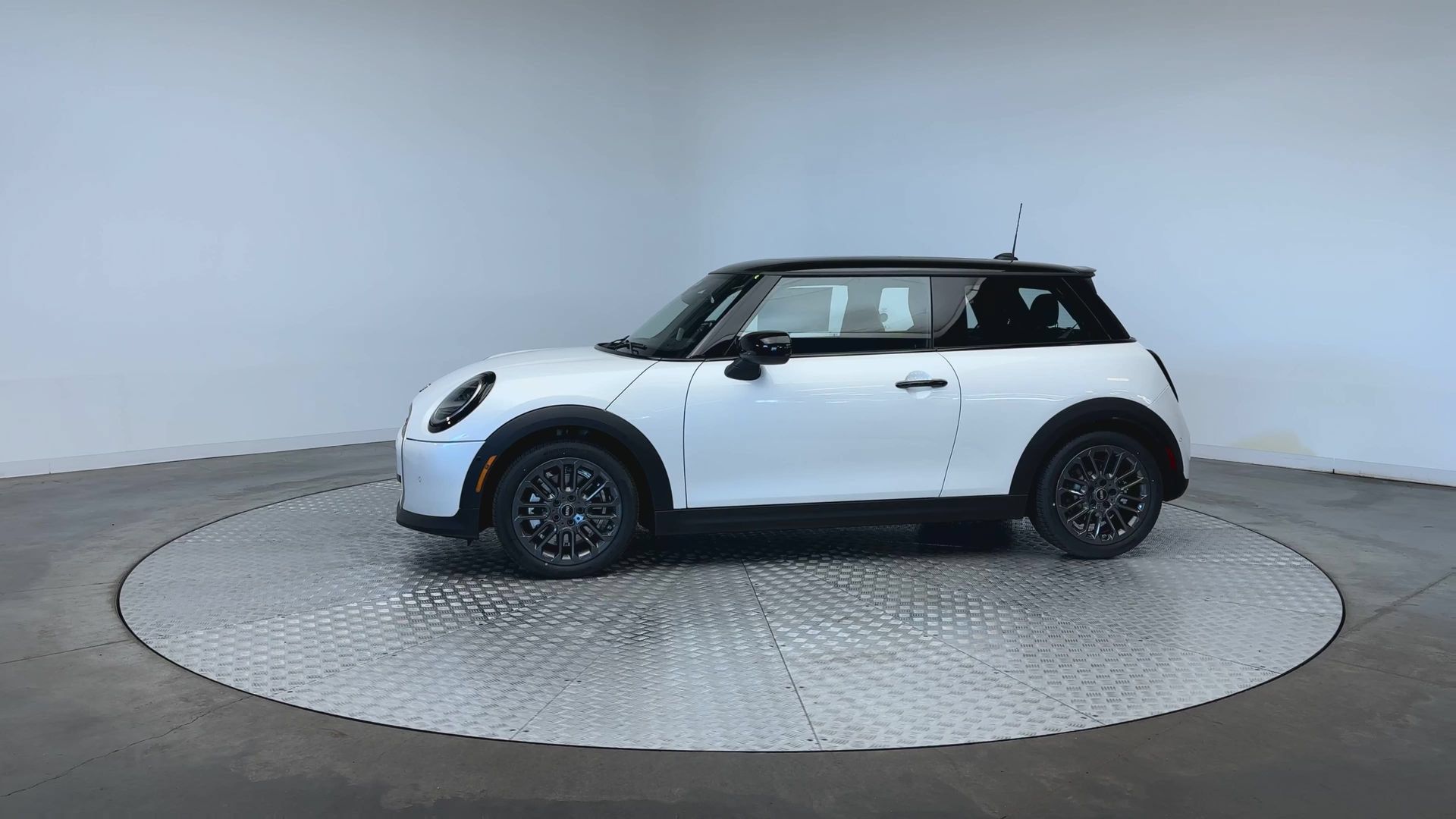 Used 2026 MINI Cooper S FWD image 5