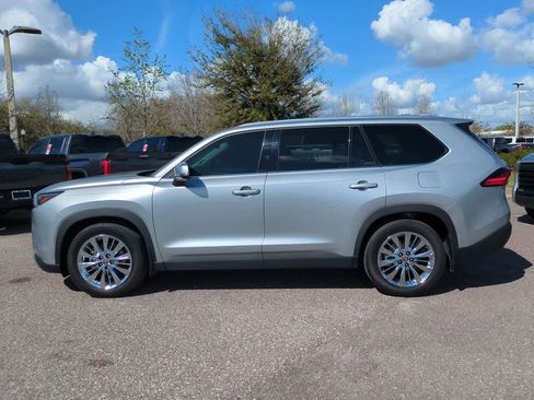 Certified 2024 Toyota Grand Highlander Platinum image 3