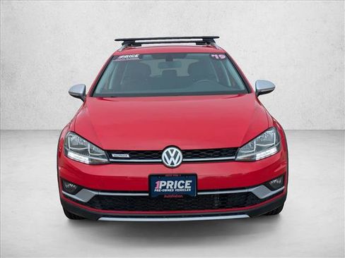 Used 2019 Volkswagen Golf Alltrack S AWD/4WD image 2
