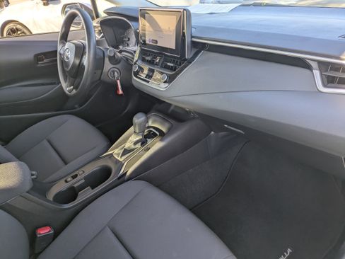 Used 2025 Toyota Corolla LE image 12
