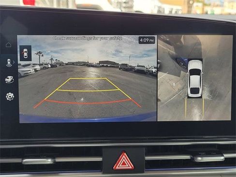 Used 2024 Hyundai Elantra Limited image 10