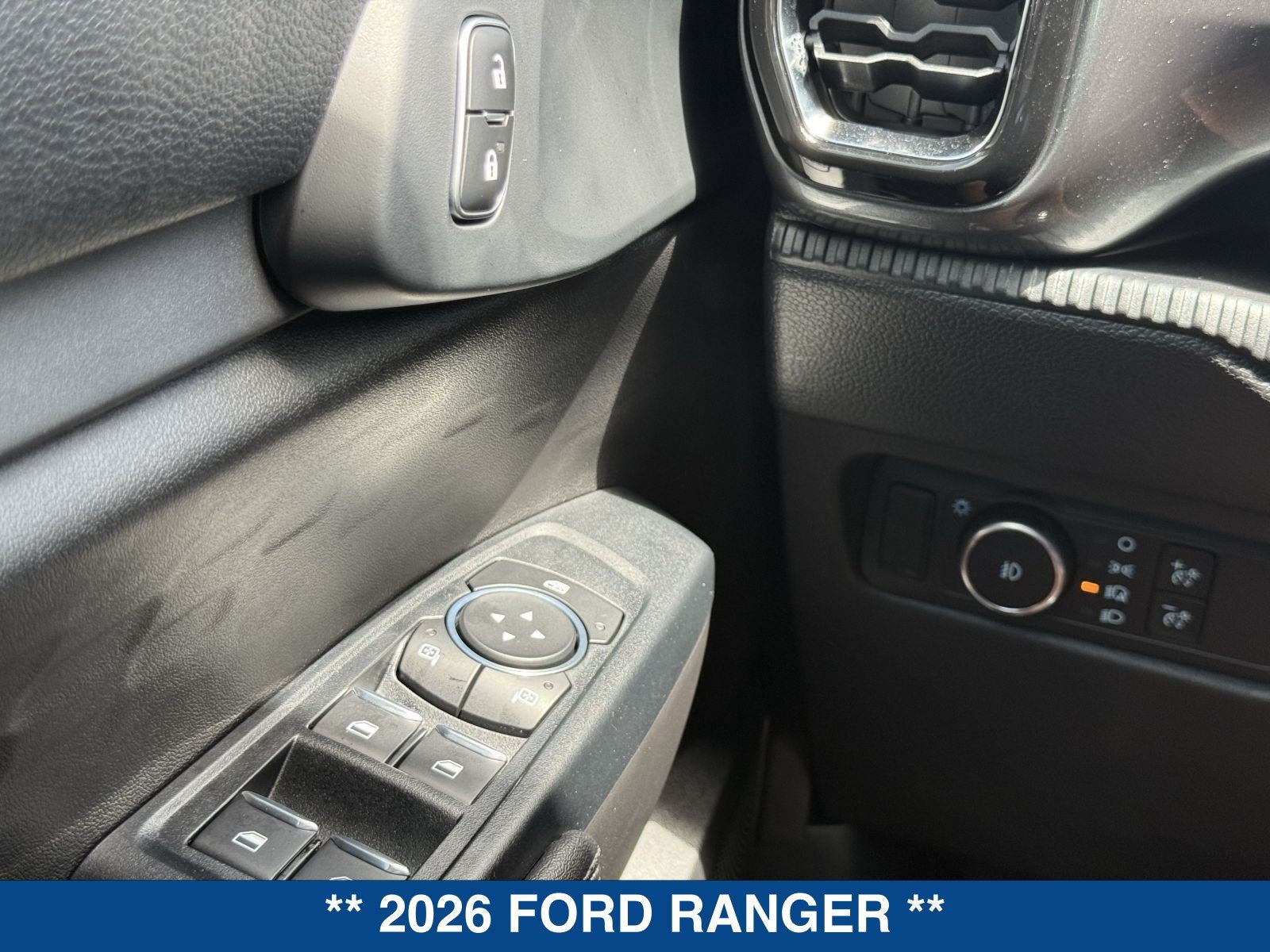 New 2026 Ford Ranger XLT w/ Black Appearance Package RWD image 25