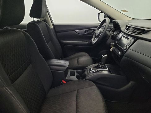 Used 2019 Nissan Rogue S image 21