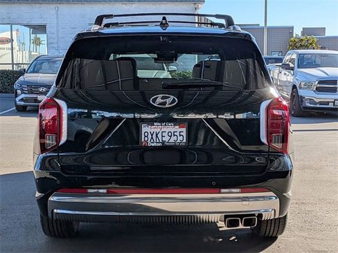 Used 2023 Hyundai Palisade Calligraphy image 3
