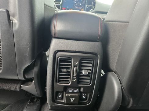 Used 2024 Dodge Durango GT AWD/4WD image 13