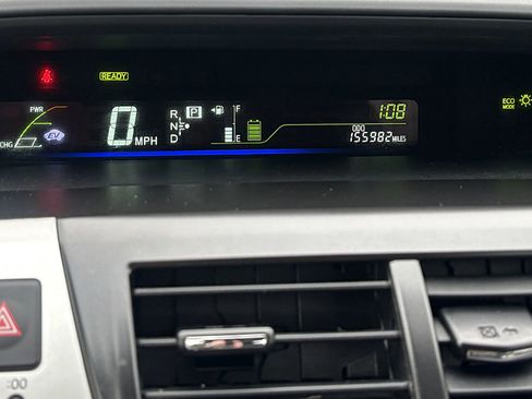 Used 2013 Toyota Prius V Five image 19