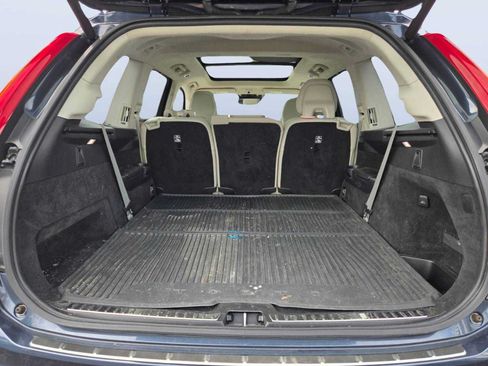 Used 2022 Volvo XC90 T6 Inscription w/ Lounge Package AWD/4WD image 18