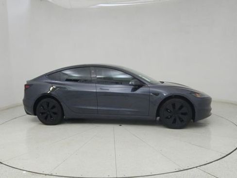 Used 2025 Tesla Model 3 image 1