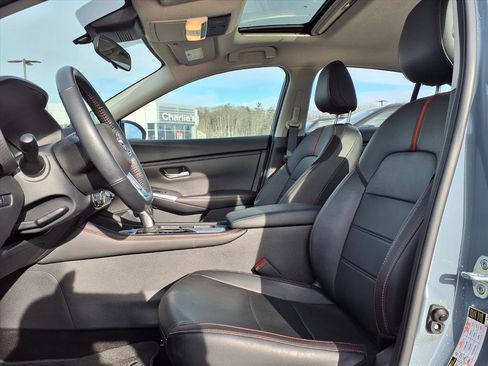 Used 2024 Nissan Sentra SR w/ SR Premium Package image 6