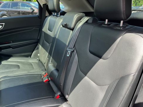 Used 2016 Ford Edge Titanium w/ Equipment Group 301A AWD/4WD image 13