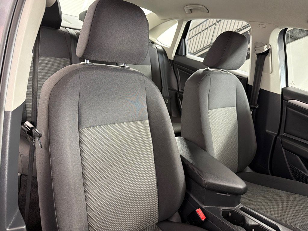 Used 2020 Volkswagen Jetta FWD image 23