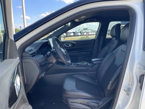 Used 2024 Jeep Compass Trailhawk image 14