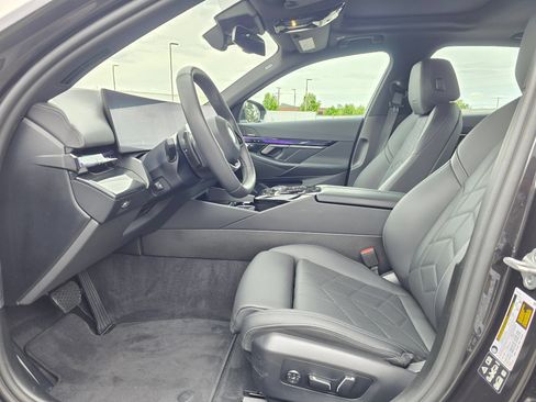Certified 2025 BMW 540i xDrive w/ Premium Package AWD/4WD image 44