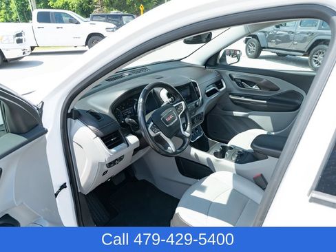 Used 2019 GMC Terrain SLT w/ Infotainment Package II AWD/4WD image 17