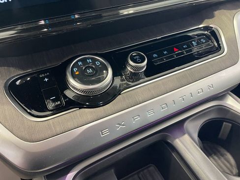 New 2026 Ford Expedition Platinum w/ Platinum Ultimate Package image 6