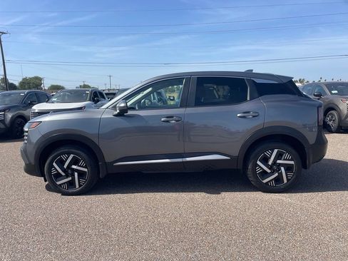 Certified 2025 Nissan Kicks SV FWD image 4