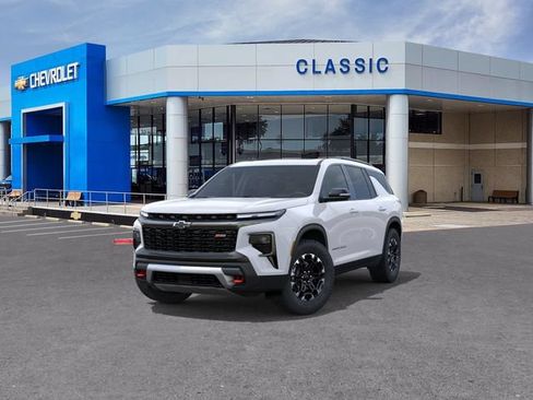 New 2027 Chevrolet Traverse Z71 w/ Enhanced Driving Package AWD/4WD image 8