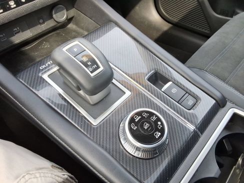 Used 2022 Mitsubishi Outlander SE AWD/4WD image 32